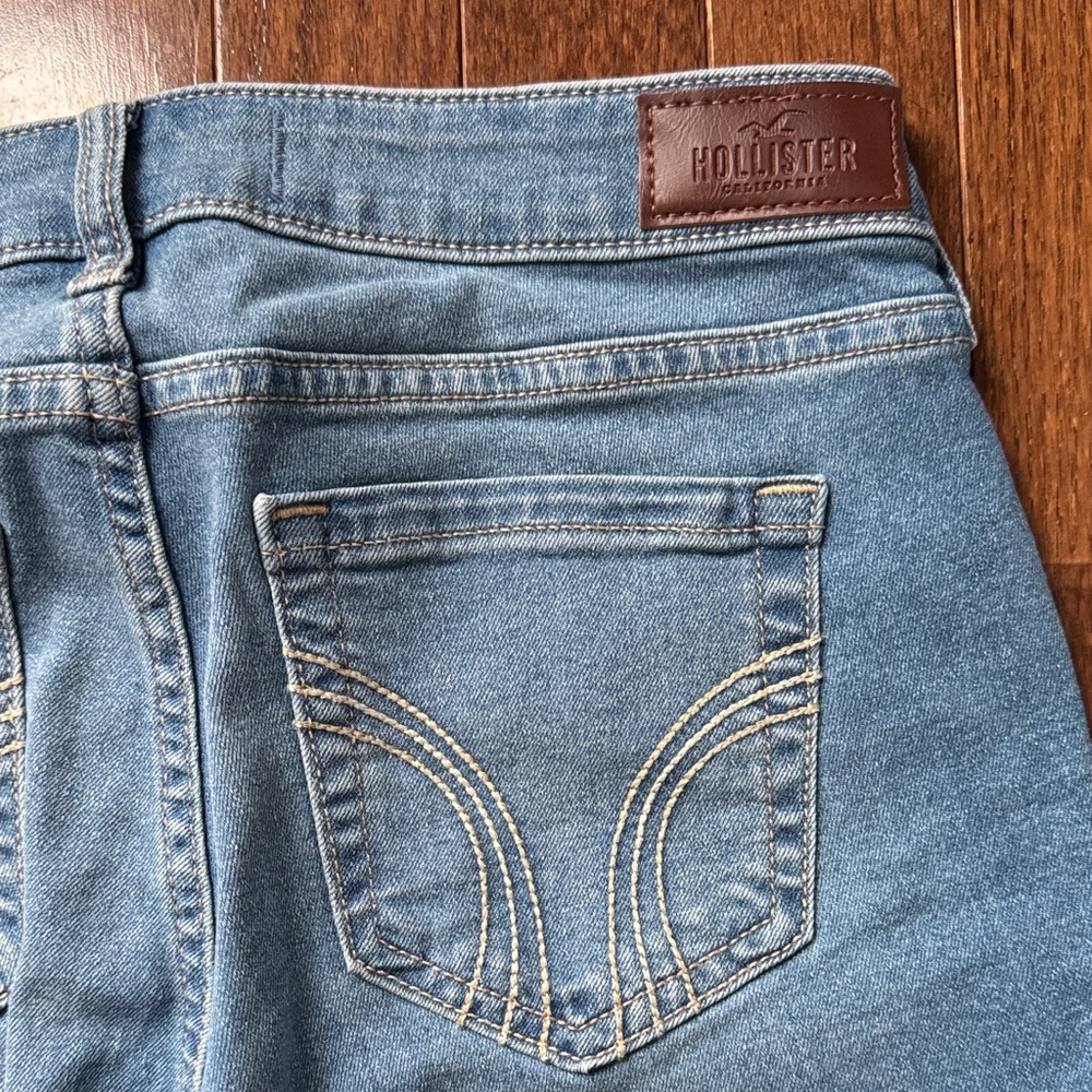 Hollister Low-Rise Super Skinny Jeans - Picture 4 of 5